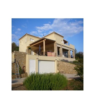 Διώροφη μονοκατοικία κοντά στο Πόρτο Χέλι