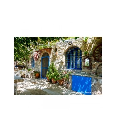Σπίτι από φυσική πέτρα με θέα τη θάλασσα στην Κρήτη